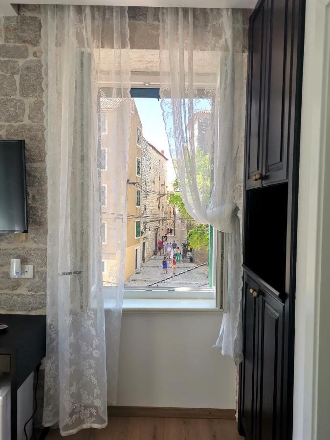 L&L Rooms Royal Šibenik Exterior foto