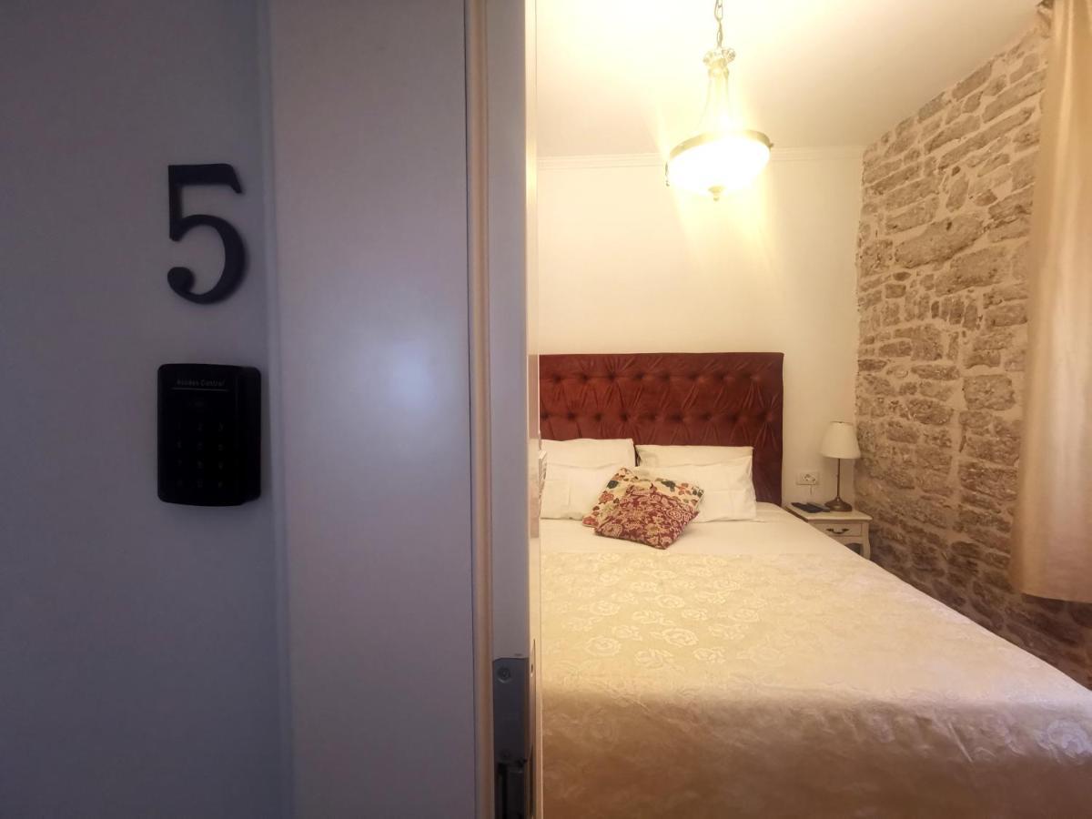 L&L Rooms Royal Šibenik Quarto foto