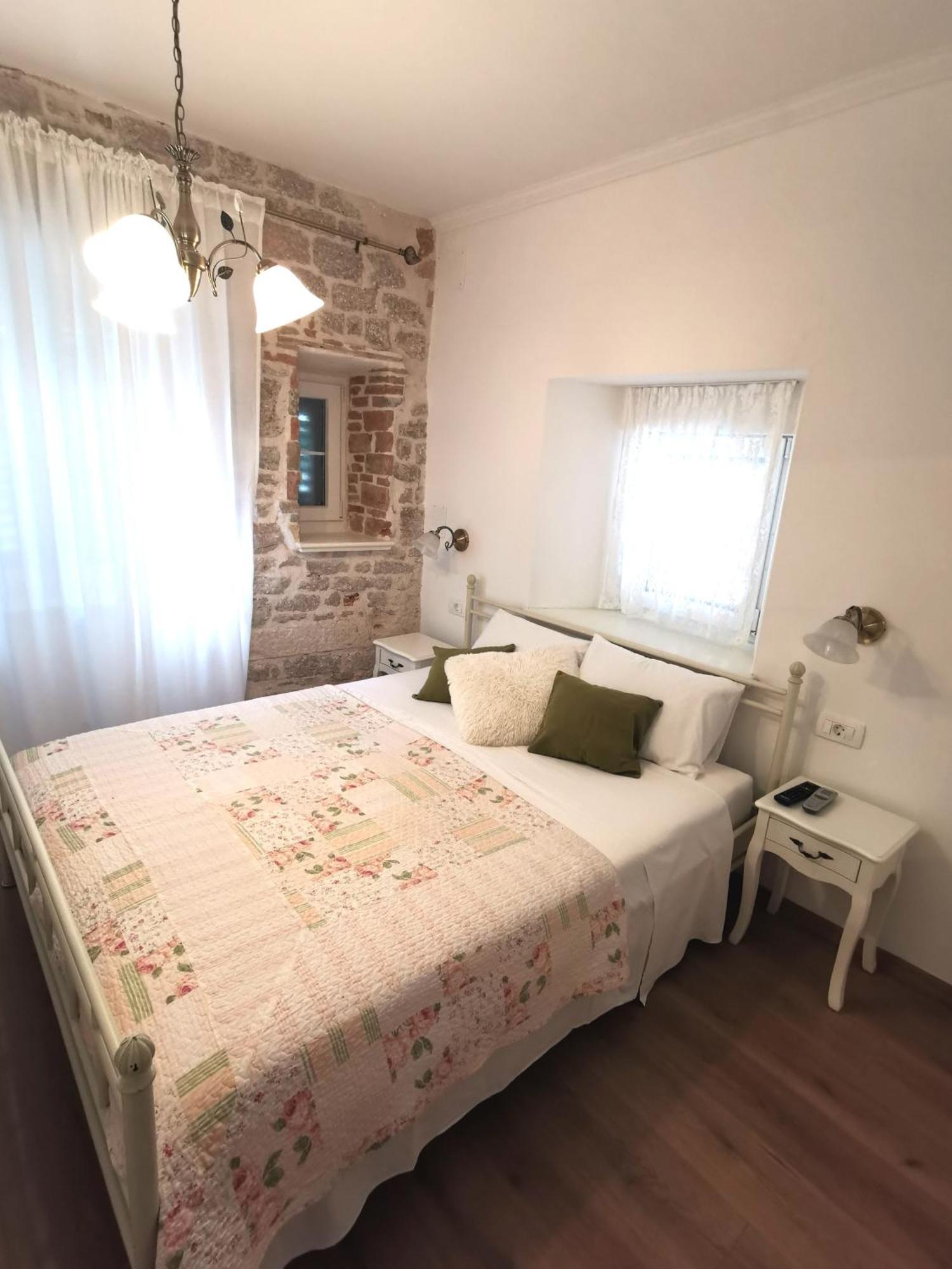 L&L Rooms Royal Šibenik Quarto foto